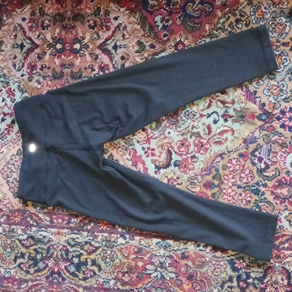 Lululemon Crop Leggings - Picture 2 of 6